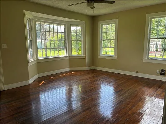 2 bed, 2.0 bath, 1100 sqft, $1,300 — Photo 2