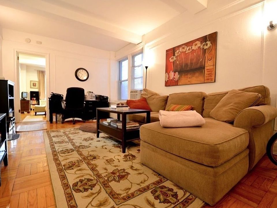 2nd image of 200 W 70th St APT 10C