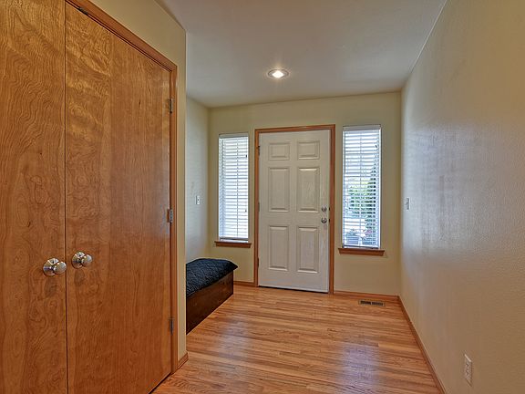 3rd image of 724 Darwins Way