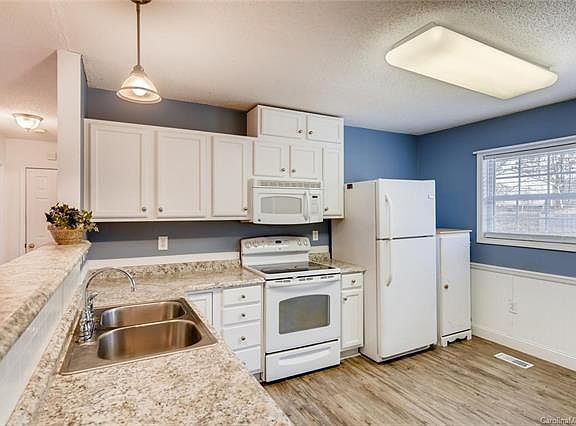 5th image of 7528 Bimini Ct
