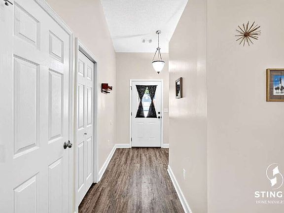 5th image of 13 Brindlewood Dr