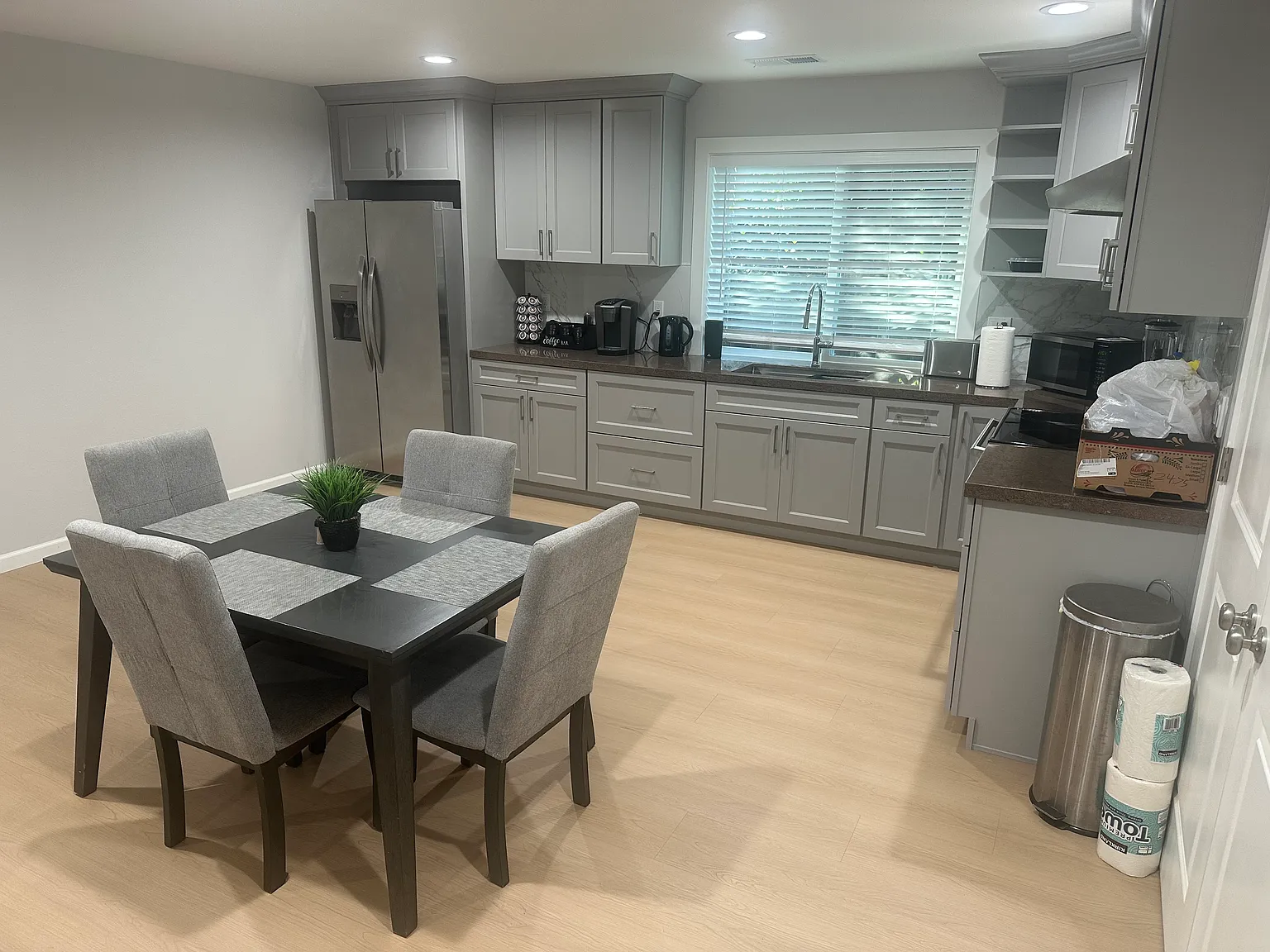 1 bed, 1850 sqft, $1,700 — Photo 2