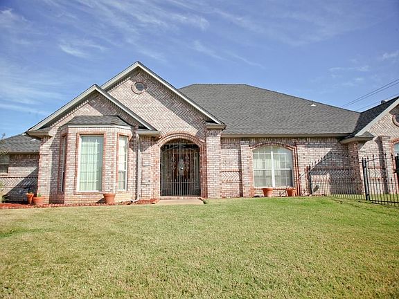 3rd image of 1236 SW 118th Pl