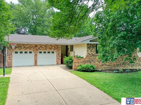2710 S 75th St, Lincoln, NE 68506