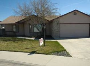 2185 E Lochmeadow Ct, Meridian, ID 83646