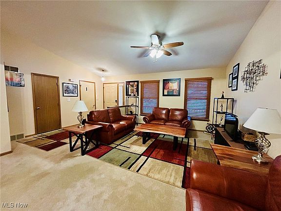 4th image of 5082 Winthrop Dr