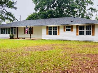 5755 Cane Savannah Rd, Wedgefield, SC 29168