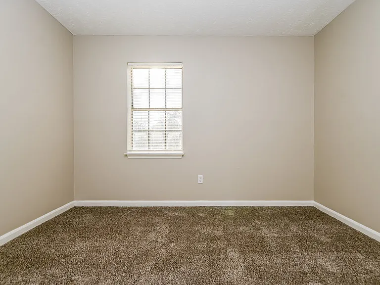 119 Adrian Dr — Photo 12