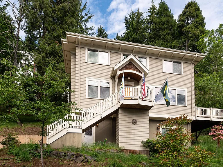 3623 University St — Photo 8