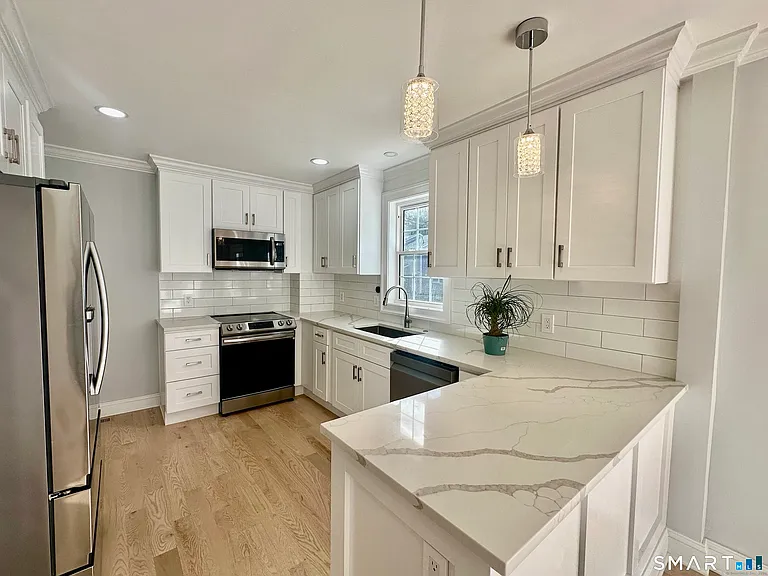 123 East Ave — Photo 4