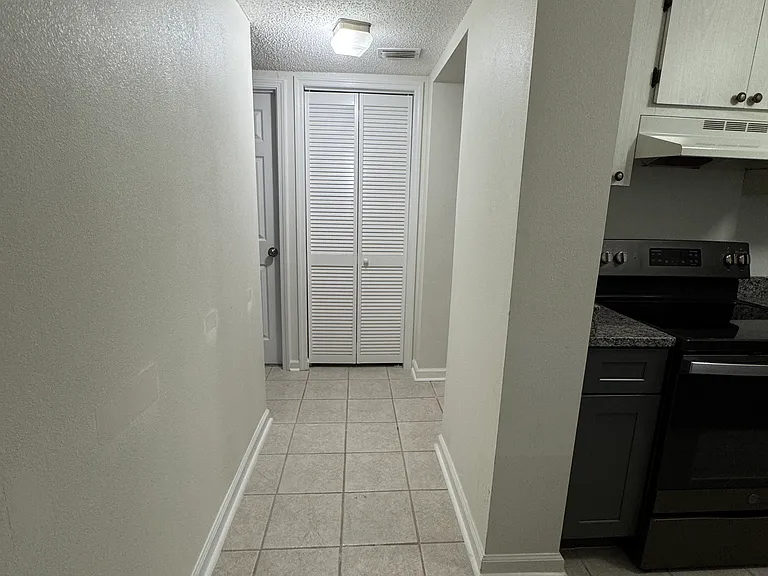8440 Old Post Rd #102 — Photo 10