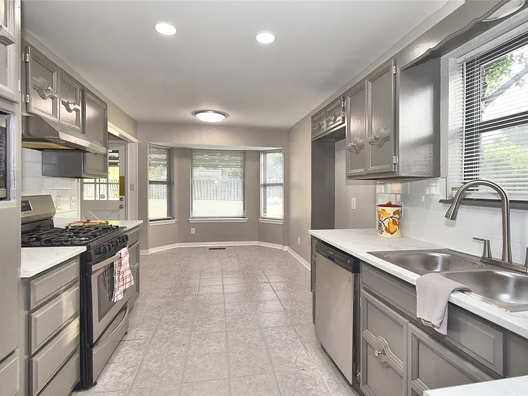 9402 S 69th East Ave — Photo 12