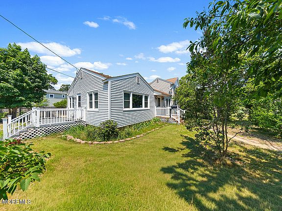 4th image of 418 Greenwood Lane
