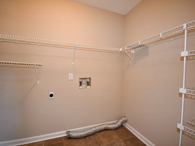 1323 Stratton Place Dr #B — Photo 8