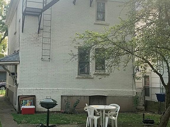 2nd image of 478 18th St #3