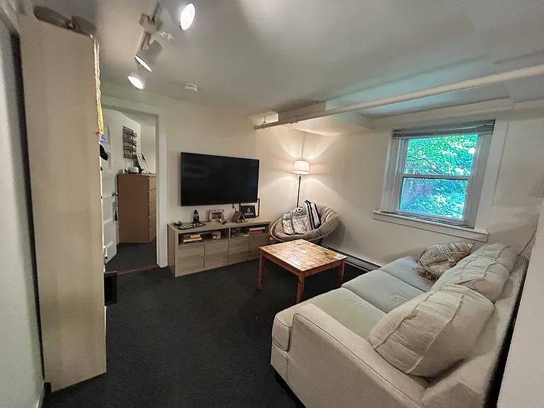 6 Beaufort Rd #2A — Photo 3