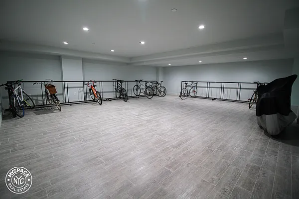 Rented by MySpaceNYC | media 10