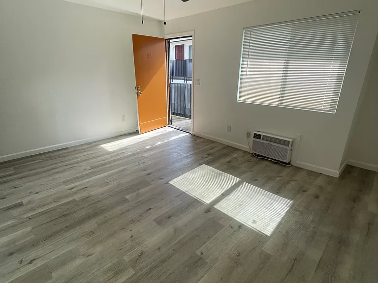 Genesis Apartments — Photo 16