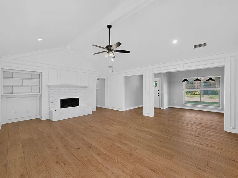 817 Sycamore Creek Rd — Photo 10
