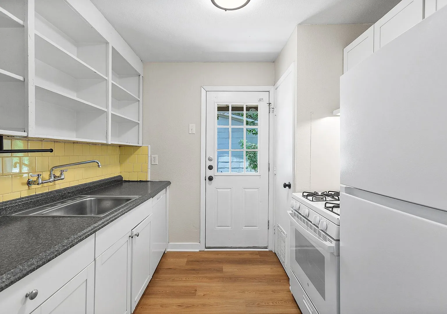 1006 and 1008 Haynes St — Photo 4