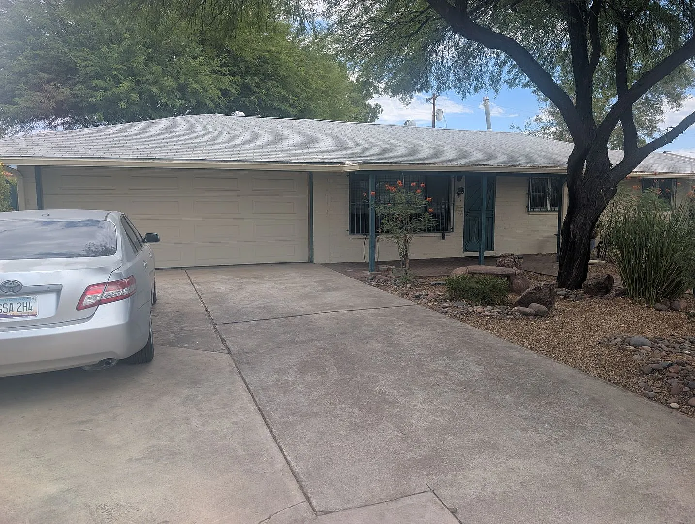 Two Bedroom and Two Bath Home — Photo 2