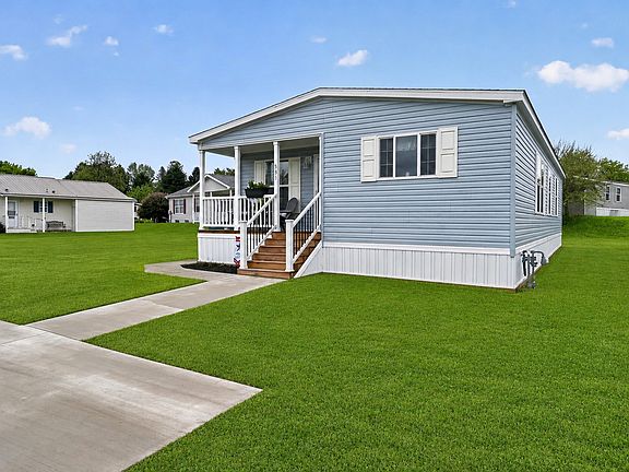 Exterior Image-3-CHAMPION 531 CL Crossroads Village