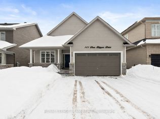 111 Dun Skipper Dr, Ottawa, ON K1X0G1