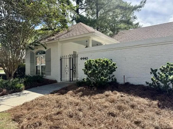 4440 Plantation Crest Rd, Valdosta, GA 31602