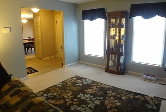 3rd image of 1917 Brook Ln