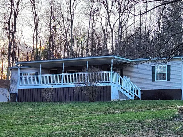 99 Arrowhead Dr, Belington, WV 26250