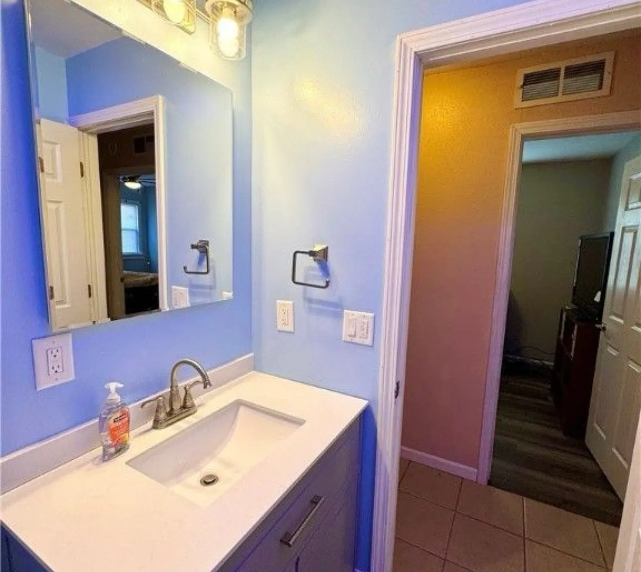 3 bed, 1057 sqft, $1,190 — Photo 3