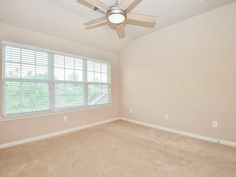 21502 Venture Park Dr — Photo 20