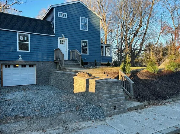 184 Laurel Hill Ave, Pascoag, RI 02859