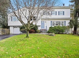 41 Edgewood Rd, Hartsdale, NY 10530