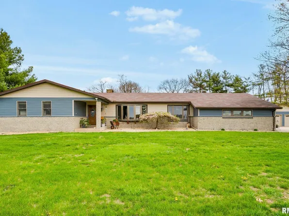 348 Circle Shore Dr, Washington, IL 61571