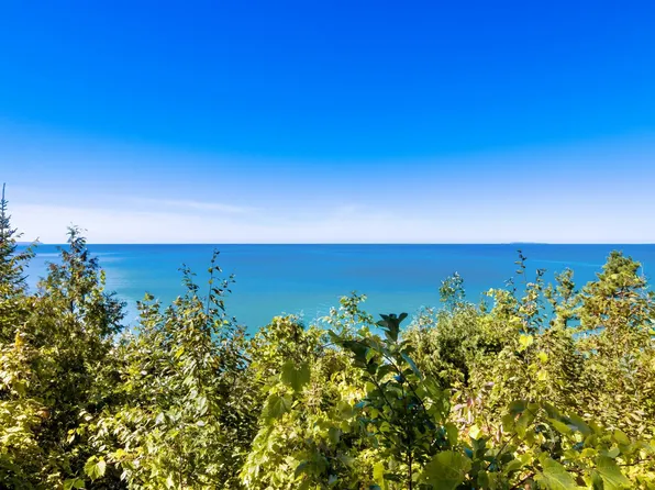 12281 N Island View Dr #27, Northport, MI 49670
