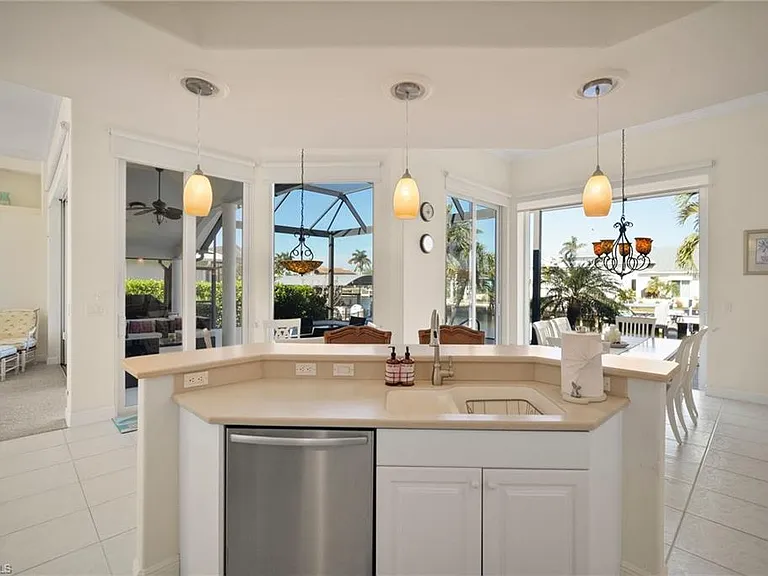 409 Waterleaf Ct — Photo 9