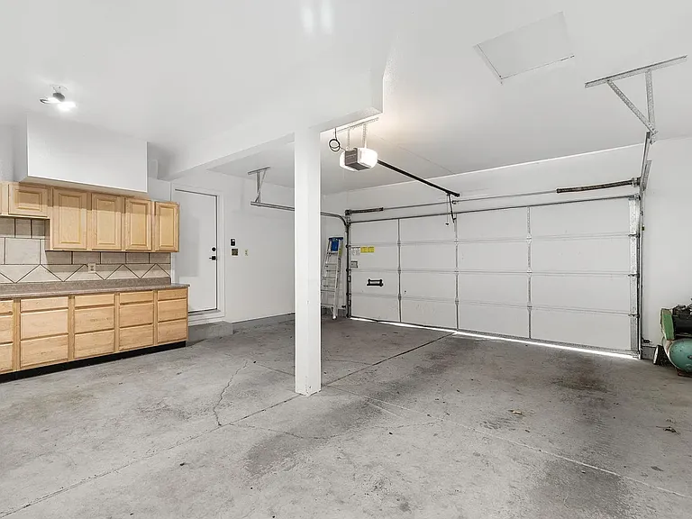 2170 Cobblestone Ct — Photo 16