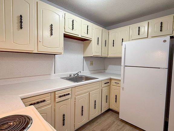 4th image of 34 Wilson St APT B6
