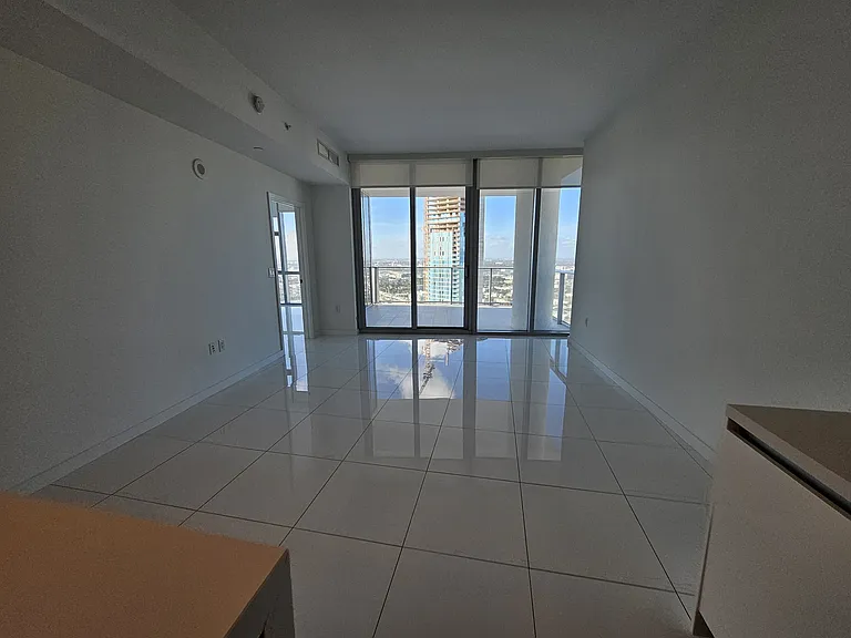 851 NE 1st Ave #4000 — Photo 18