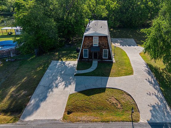 3rd image of 557 Reeceburg Rd SE