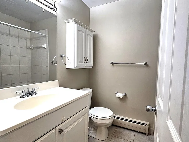 739 W Maple Rd — Photo 14