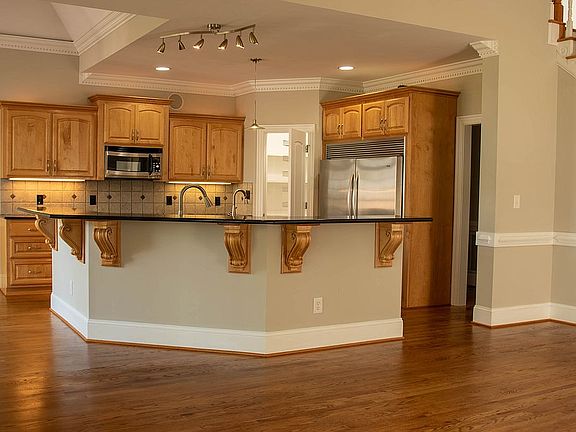 Bar sitting with double frig