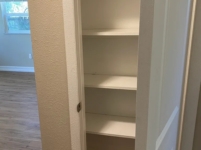 421 Baker Ave — Photo 10