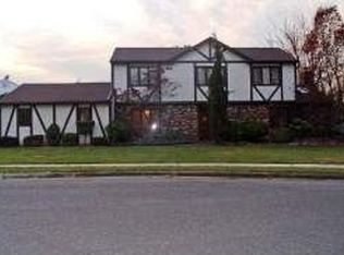 7 Romero Ct, Monroe Township, NJ 08831