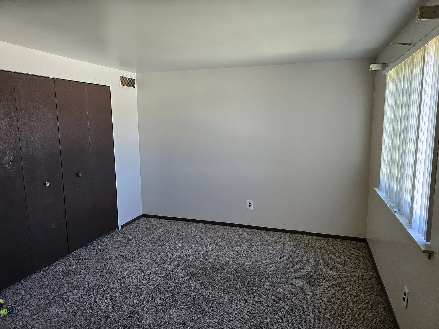 2 bed, 1.5 bath, 1088 sqft, $1,400 — Photo 2