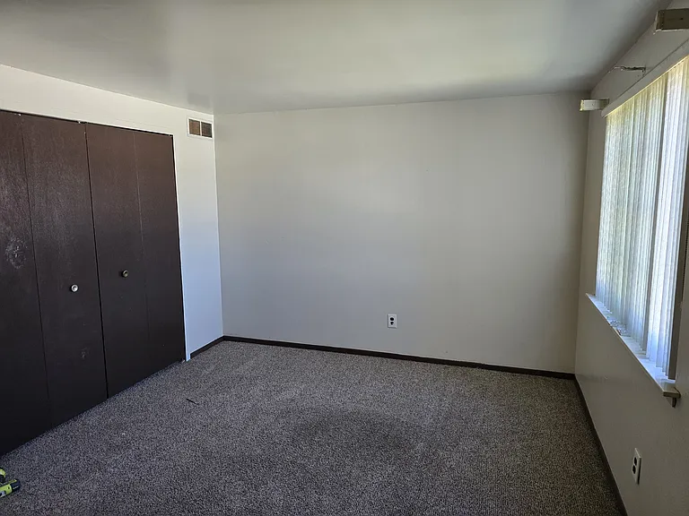 8643 Hickory Dr — Photo 2