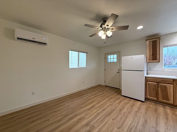 3rd image of 535 W 1st Ave