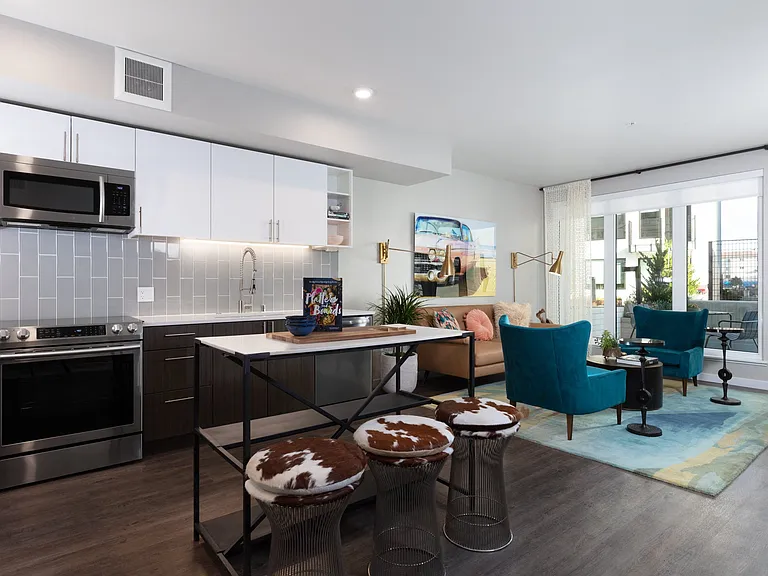 Axis Oakland — Photo 18