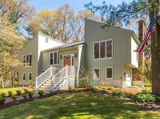 8 Falcon Rd, Sharon, MA 02067
